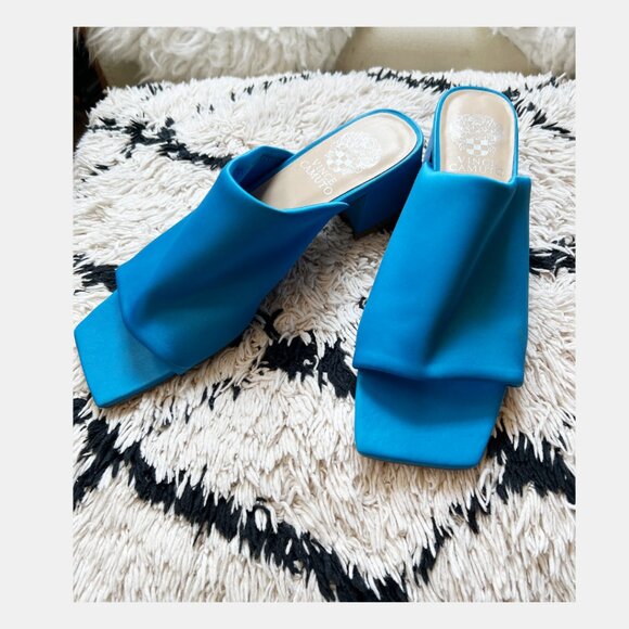 VINCE CAMUTO - Salindera Block Heel Mule - Picture 3 of 5